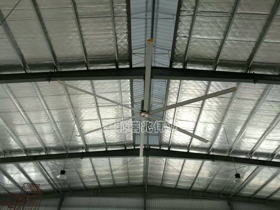 廠房降溫通風、鋼結構廠房通風降溫方案、廠房車間通風降溫方案、大型工業風扇、物流倉儲大風扇、大吊扇、工業風扇、廠房車間降溫設備、廠房車間通風設備、車間溫控設備、工業大吊扇、工業大風扇、工業節能風扇、湖北瑞兆偉業通風降溫科技有限公司