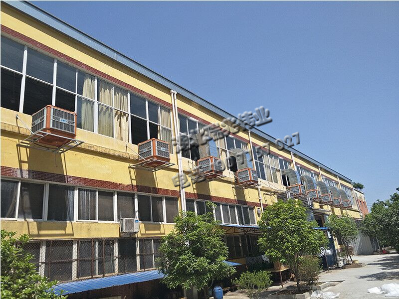 鋼結構廠房通風降溫方案、廠房車間通風降溫方案、大型工業風扇、物流倉儲大風扇、大吊扇、工業風扇、廠房車間降溫設備、廠房車間通風設備、車間溫控設備、工業大吊扇、工業大風扇、工業節能風扇、湖北瑞兆偉業通風降溫科技有限公司