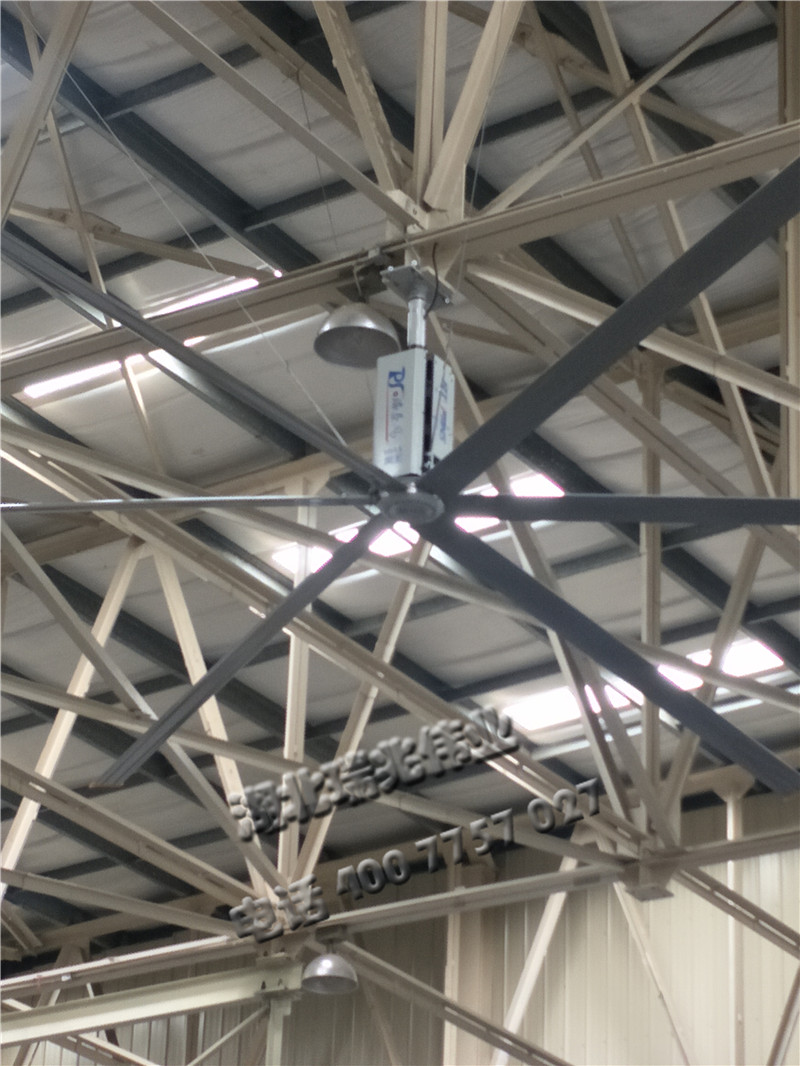 鋼結構廠房通風降溫方案、廠房車間通風降溫方案、大型工業風扇、物流倉儲大風扇、大吊扇、工業風扇、廠房車間降溫設備、廠房車間通風設備、車間溫控設備、工業大吊扇、工業大風扇、工業節能風扇、湖北瑞兆偉業通風降溫科技有限公司