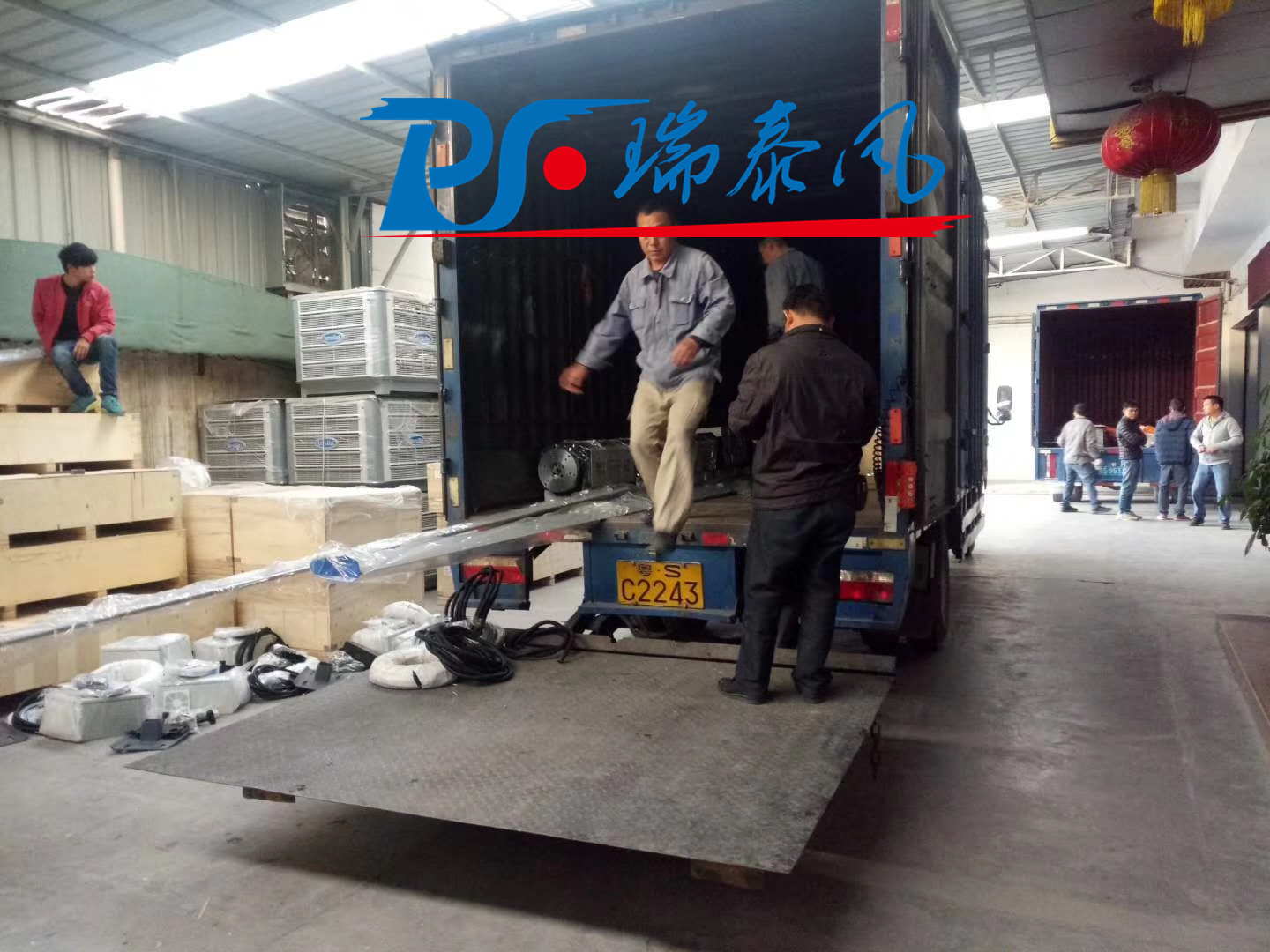 喜迎2018！廠房車間降溫通風看過來！德國品質+美航技術組合而成的瑞兆工業大風扇！