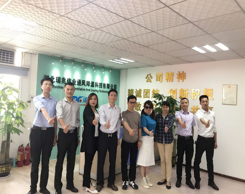 格力只做家用空調，我們堅持17年只做廠房通風降溫！