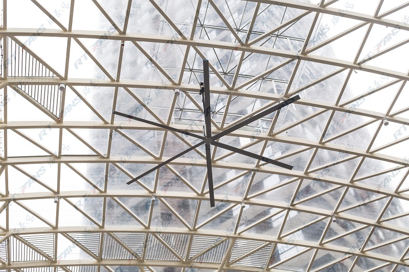 某大型購物商場安裝瑞泰風工業大風扇降溫成功！你還在等什么？