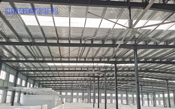 大型鋼結構廠房通風降溫怎么做？安裝工業大風扇準沒錯!
