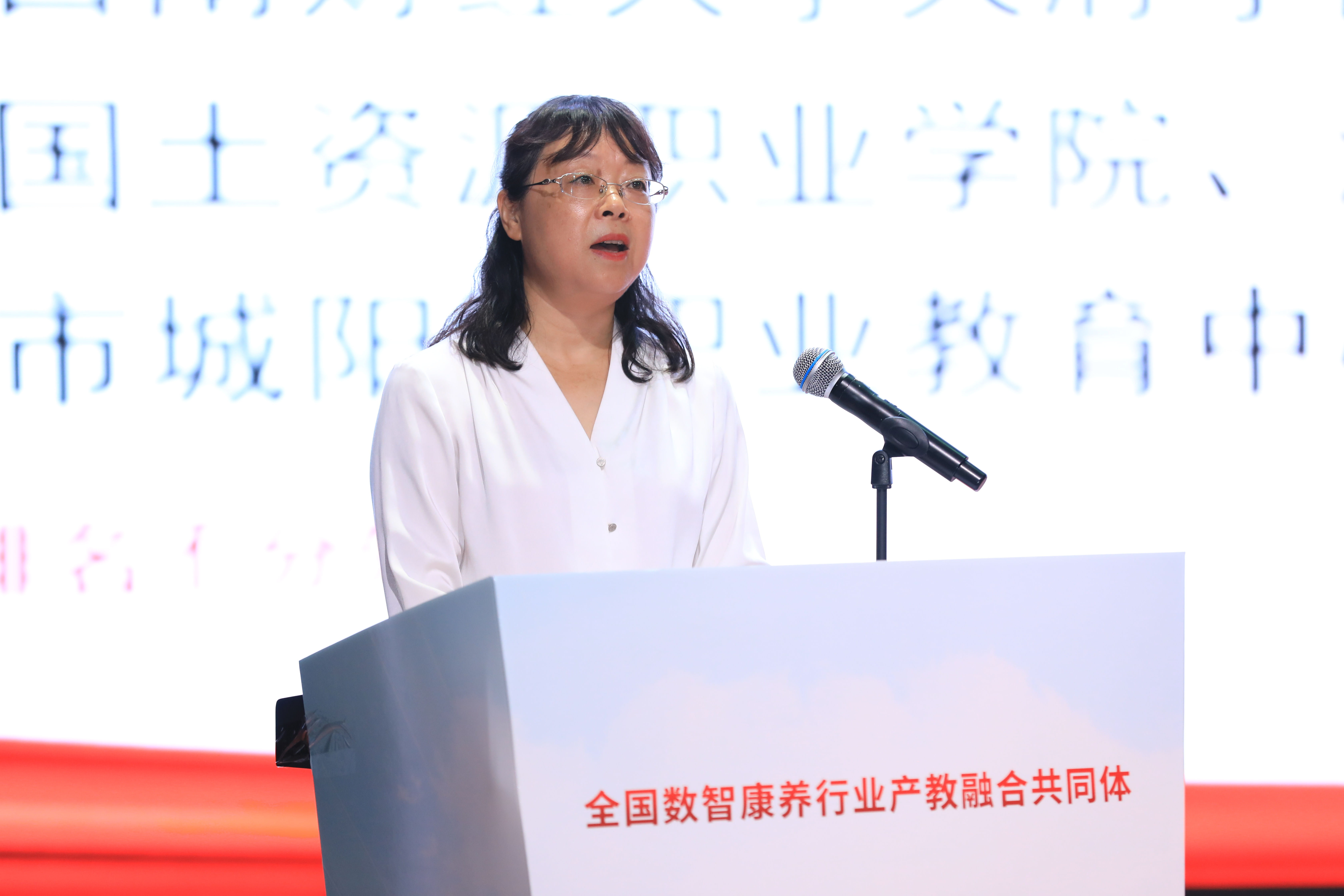 1750132038909390.jpg 周.JPG
